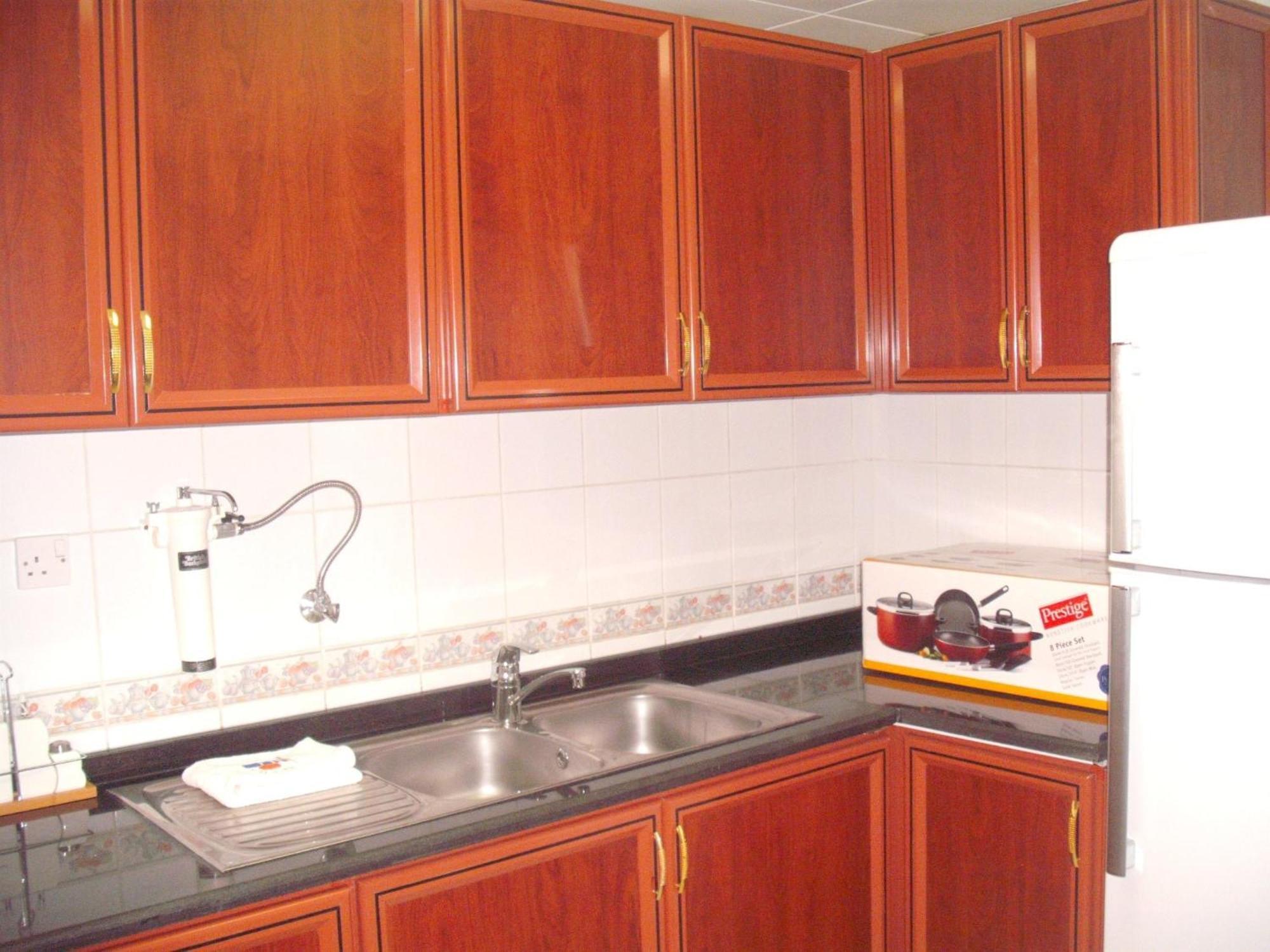 Abu Dhabi Plaza Hotel Apartments ภายนอก รูปภาพ
