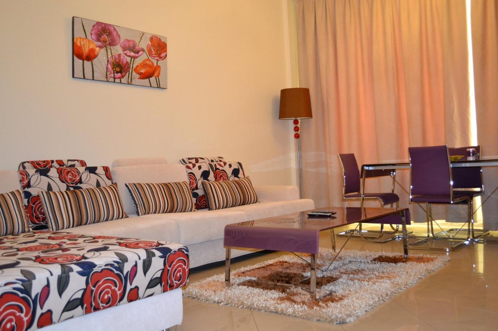 Abu Dhabi Plaza Hotel Apartments ภายนอก รูปภาพ