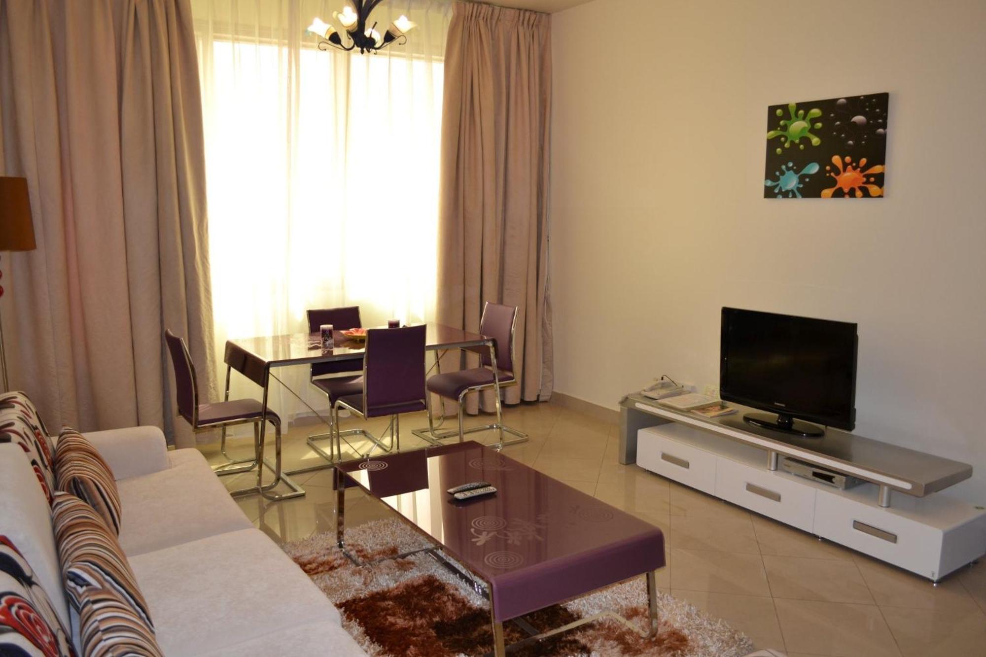 Abu Dhabi Plaza Hotel Apartments ภายนอก รูปภาพ
