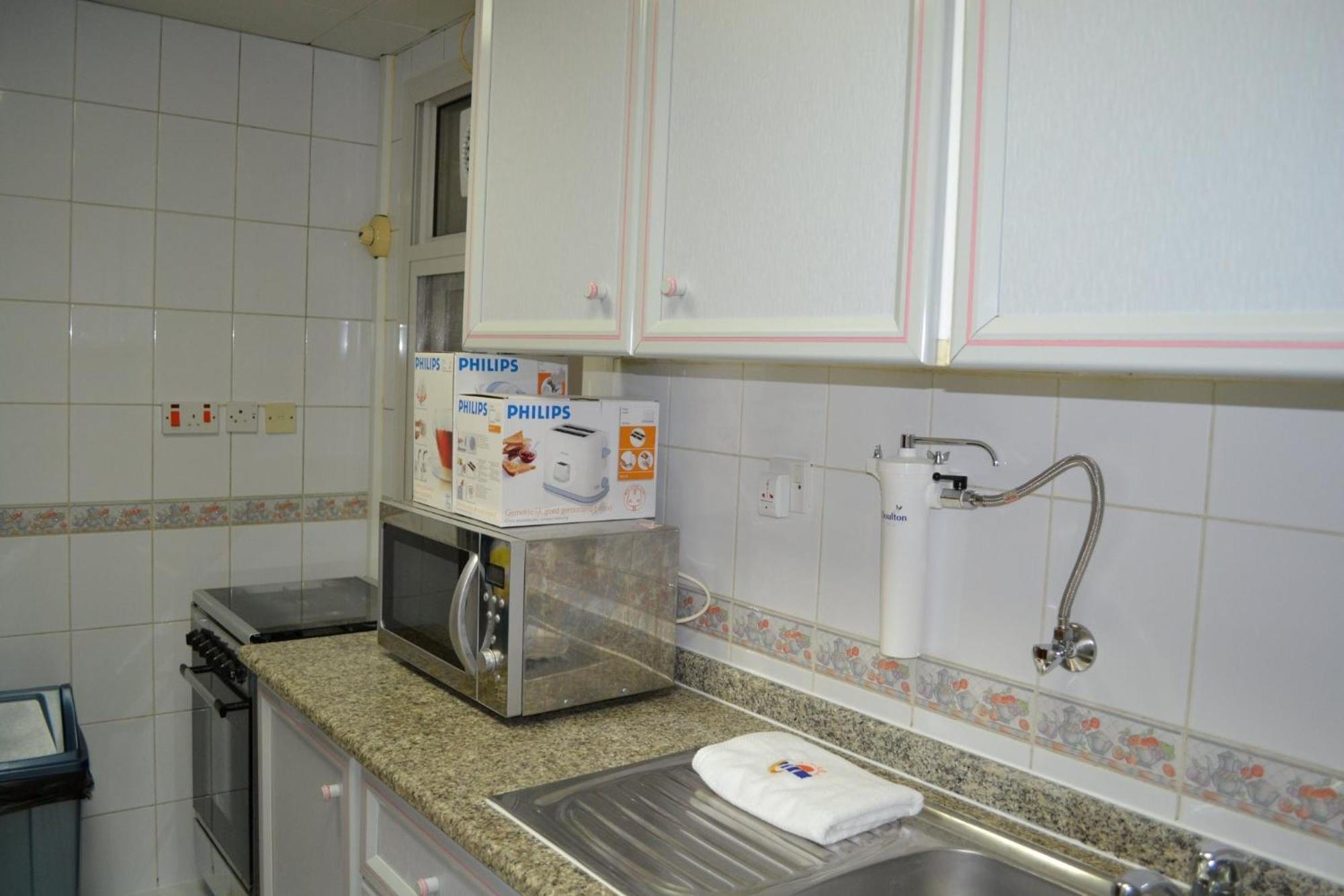 Abu Dhabi Plaza Hotel Apartments ภายนอก รูปภาพ