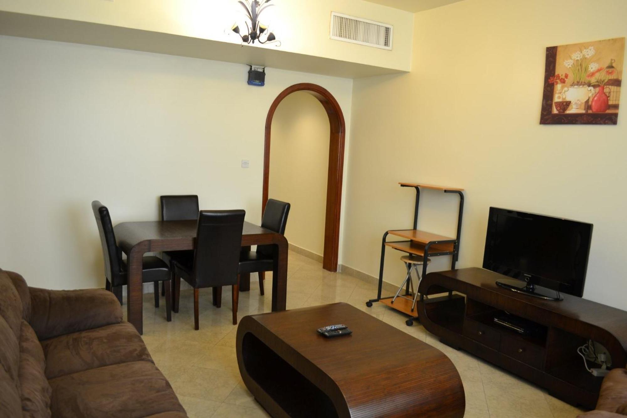Abu Dhabi Plaza Hotel Apartments ภายนอก รูปภาพ